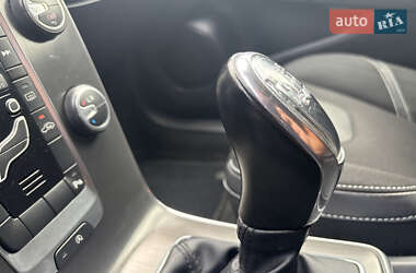 Хэтчбек Volvo V40 2014 в 