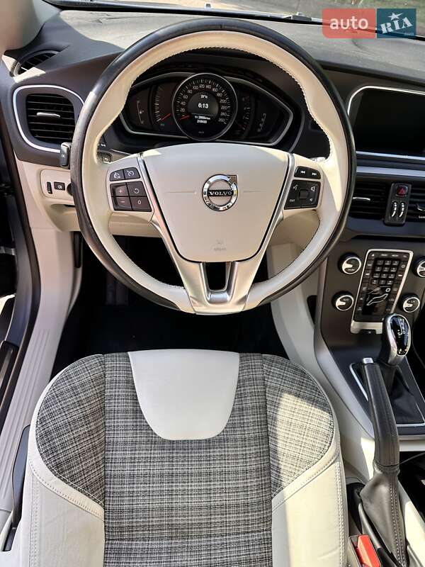 Хетчбек Volvo V40 2017 в Вінниці