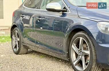 Хэтчбек Volvo V40 2014 в 