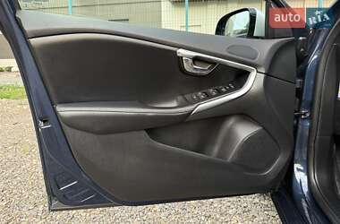 Хэтчбек Volvo V40 2014 в 