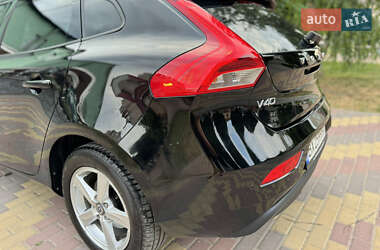 Хэтчбек Volvo V40 2014 в 