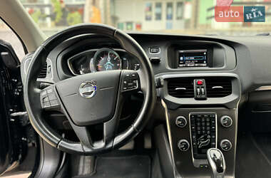 Хэтчбек Volvo V40 2014 в 