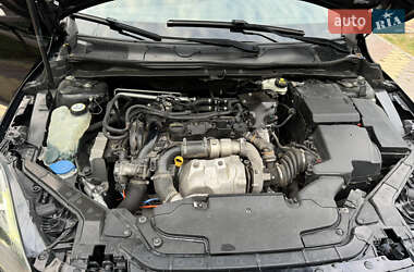 Хэтчбек Volvo V40 2014 в 