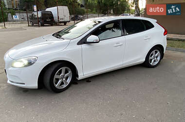 Хэтчбек Volvo V40 2013 в 