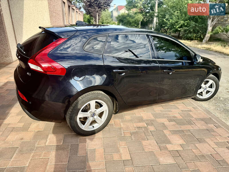 Хэтчбек Volvo V40 2013 в Одессе