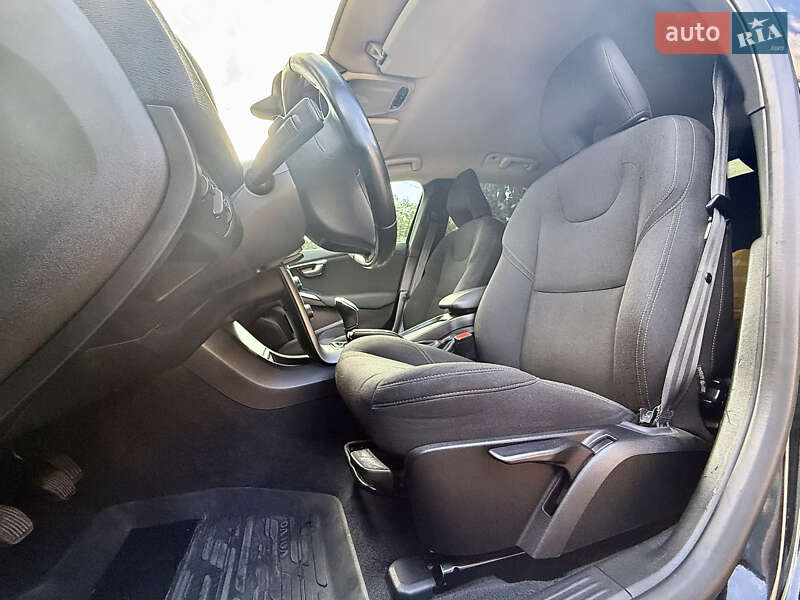 Хэтчбек Volvo V40 2013 в Одессе