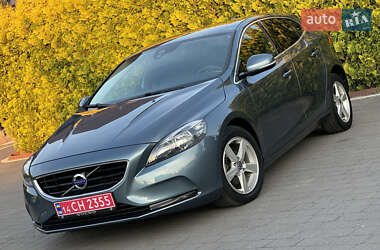 Хэтчбек Volvo V40 2014 в 