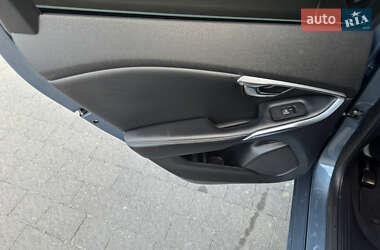 Хэтчбек Volvo V40 2014 в 