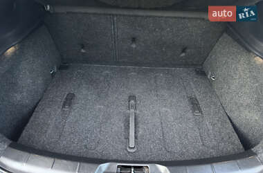 Хэтчбек Volvo V40 2014 в 