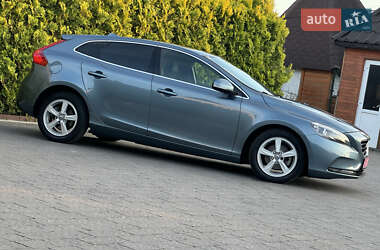 Хэтчбек Volvo V40 2014 в 