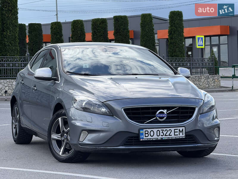 Volvo V40 2015