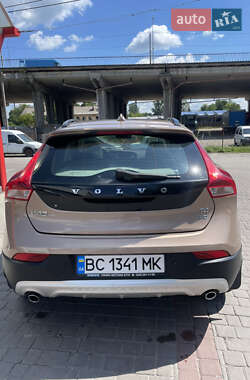 Хэтчбек Volvo V40 2015 в 