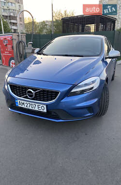 Хетчбек Volvo V40 2017 в Києві