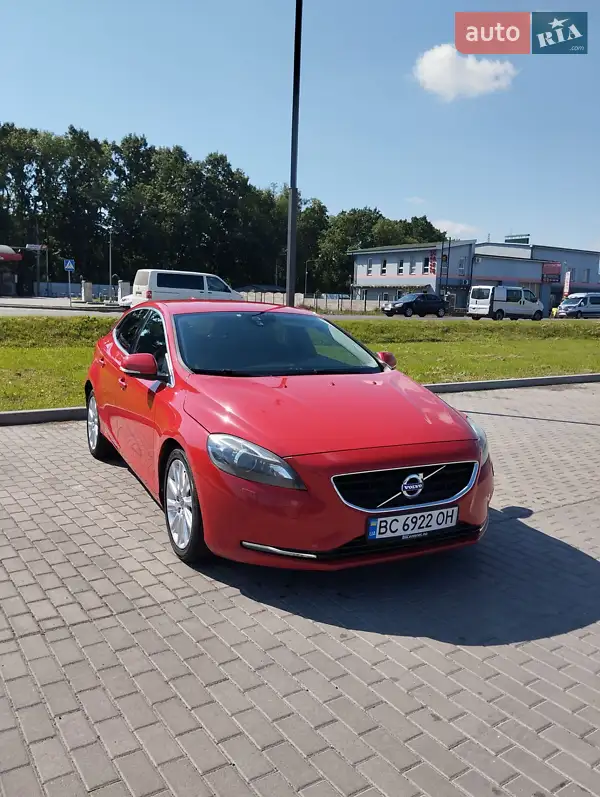 Volvo V40