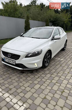 Хэтчбек Volvo V40 2015 в Ивано-Франковске