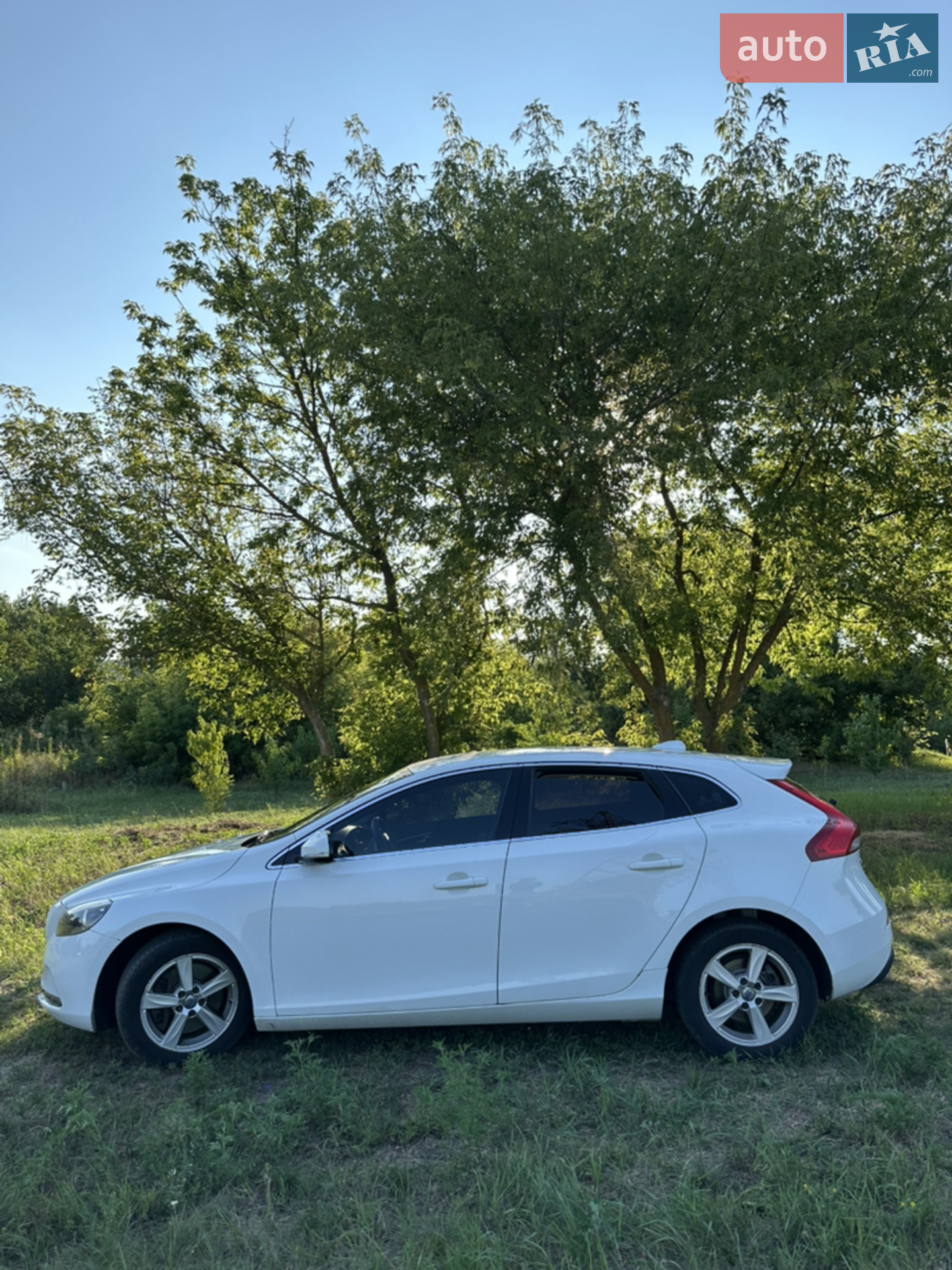 Volvo V40 2014 VIN YV1MV5150E2132470 фото оголошення 3 з 29