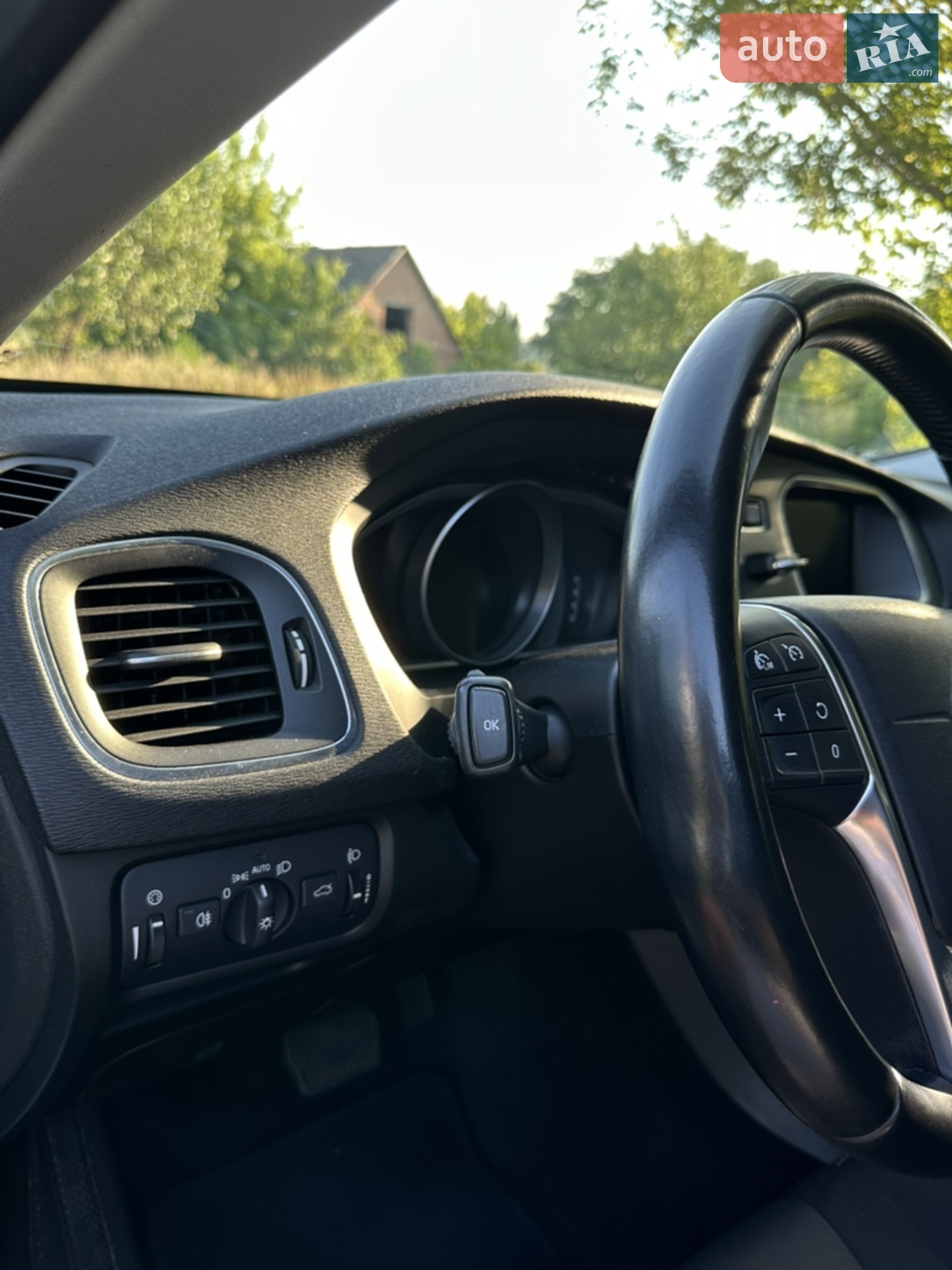 Volvo V40 2014 VIN YV1MV5150E2132470 фото оголошення 14 з 29