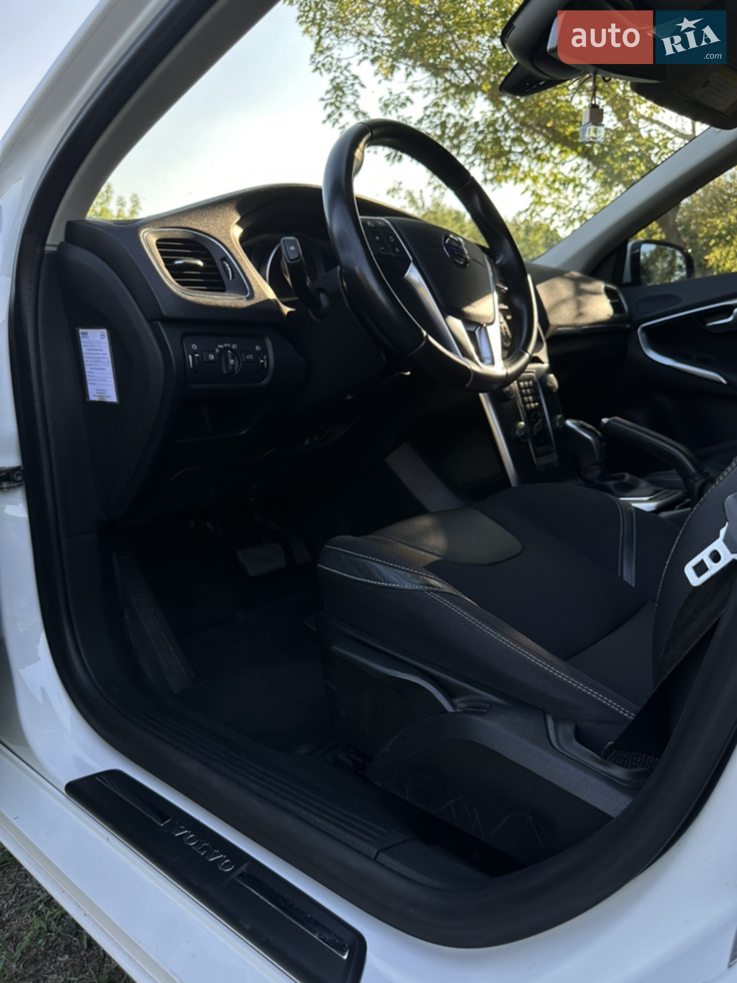Volvo V40 2014 VIN YV1MV5150E2132470 фото оголошення 16 з 29