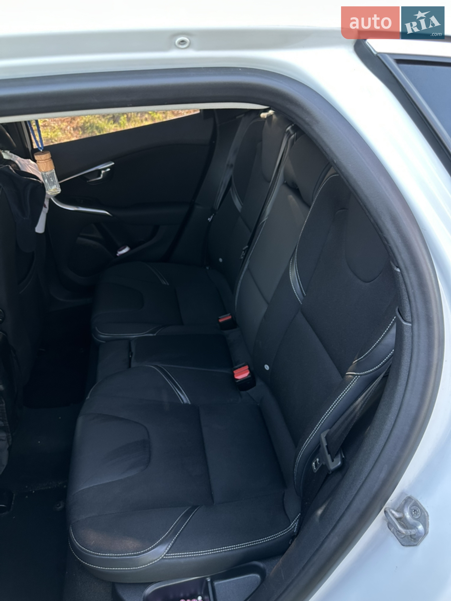 Volvo V40 2014 VIN YV1MV5150E2132470 фото оголошення 25 з 29