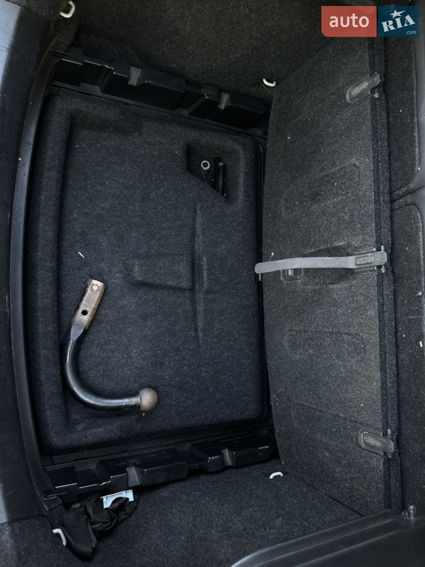 Volvo V40 2014 VIN YV1MV5150E2132470 фото оголошення 27 з 29