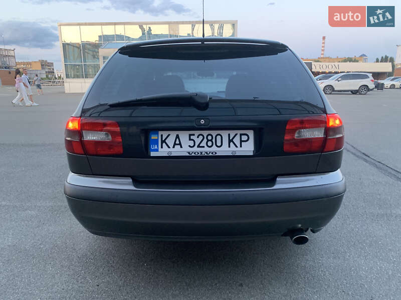 Универсал Volvo V40 2001 в Киеве