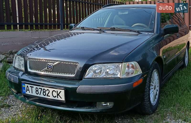 Volvo V40 2000