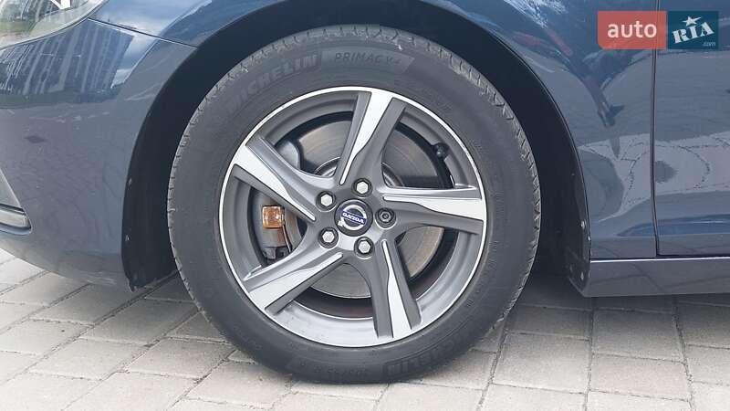 Хэтчбек Volvo V40 2014 в Луцке