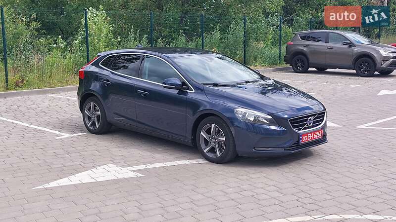 Хэтчбек Volvo V40 2014 в Луцке