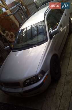 Универсал Volvo V40 2001 в Нововолынске