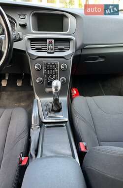 Хэтчбек Volvo V40 2013 в 