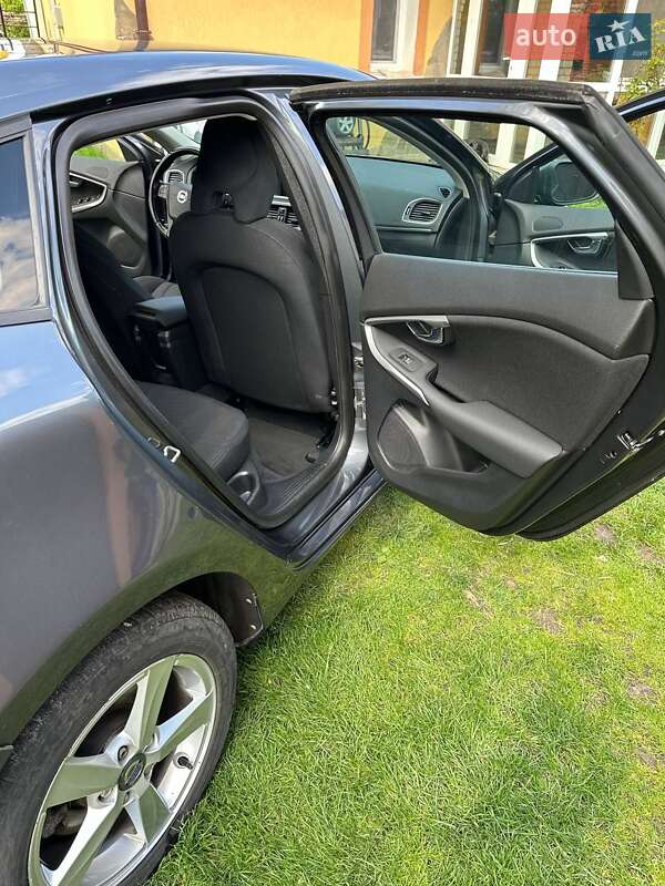 Хэтчбек Volvo V40 2013 в Луцке фото 19 Хэтчбек Volvo V40 2013 в Луцке