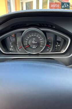 Хэтчбек Volvo V40 2013 в 