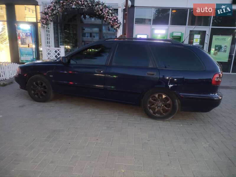 Volvo V40 1999