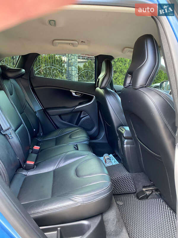 Хэтчбек Volvo V40 2014 в Староконстантинове фото 18 Хэтчбек Volvo V40 2014 в Староконстантинове