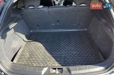 Хэтчбек Volvo V40 2014 в 