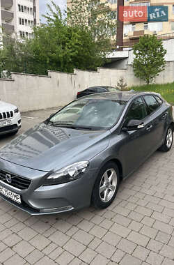 Хетчбек Volvo V40 2015 в Львові