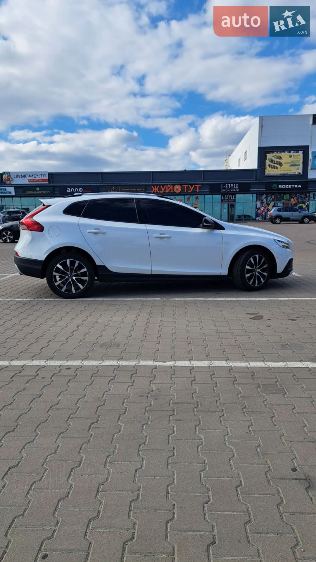 2019 Volvo V40 - мініатюра 6