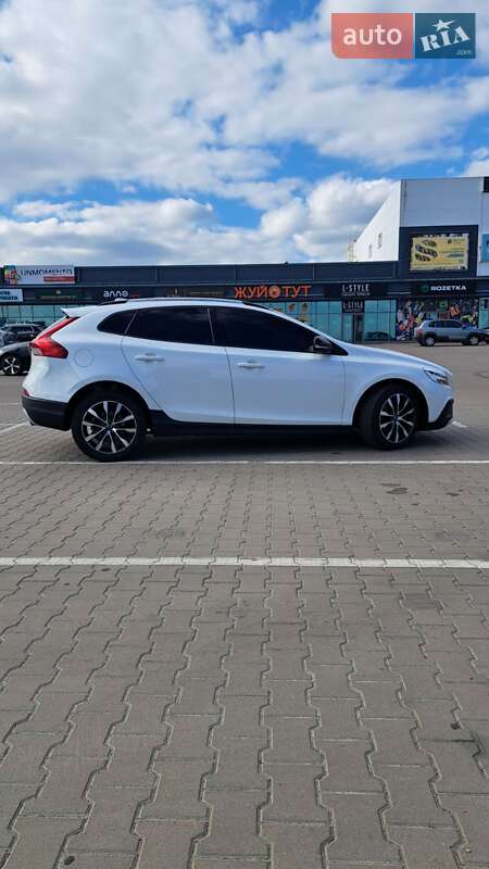 Хэтчбек Volvo V40 2019 в Киеве фото 6 Хэтчбек Volvo V40 2019 в Киеве
