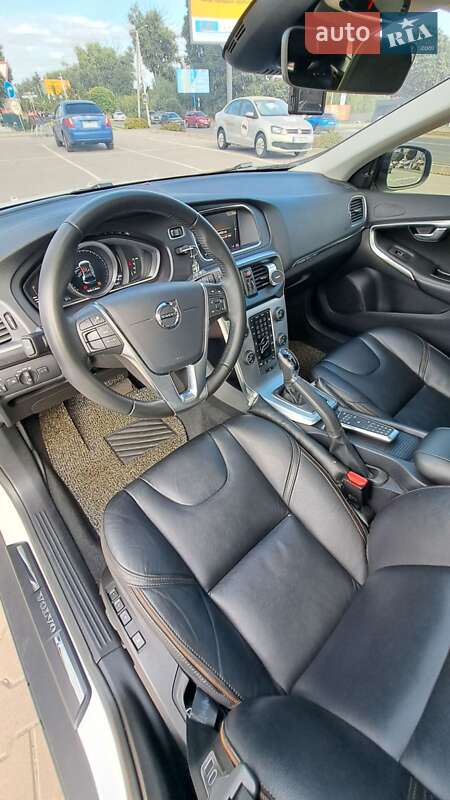 Хэтчбек Volvo V40 2019 в Киеве фото 18 Хэтчбек Volvo V40 2019 в Киеве