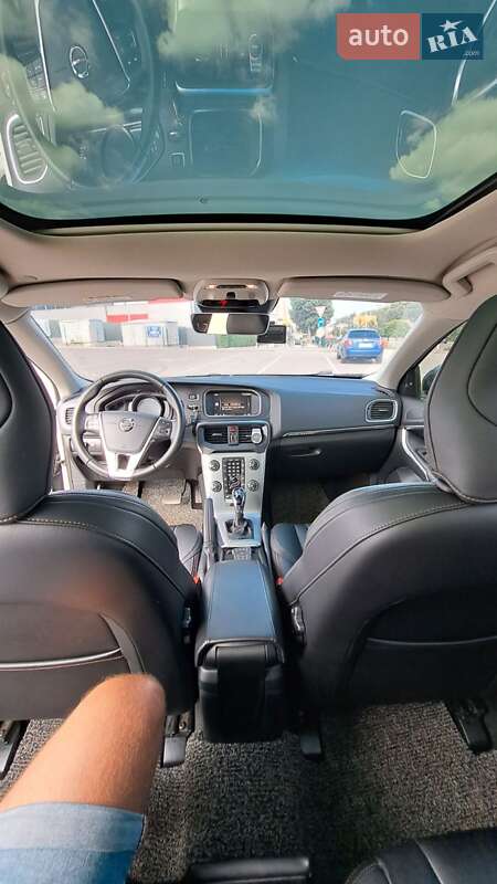 Хэтчбек Volvo V40 2019 в Киеве фото 20 Хэтчбек Volvo V40 2019 в Киеве