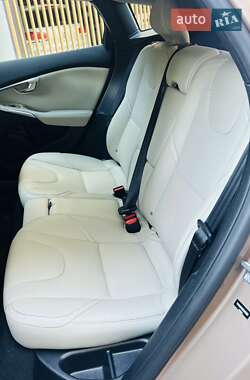Хэтчбек Volvo V40 2016 в 