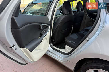 Хэтчбек Volvo V40 2013 в 
