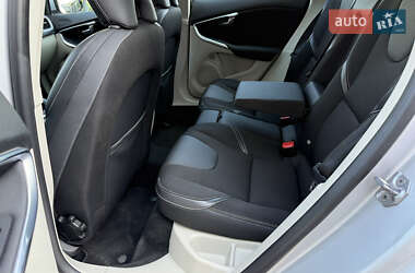 Хэтчбек Volvo V40 2013 в 