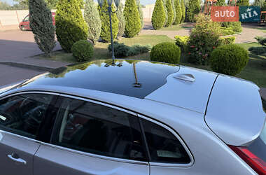 Хэтчбек Volvo V40 2013 в 