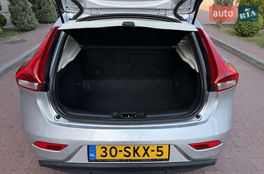 Хэтчбек Volvo V40 2013 в 