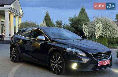 Хэтчбек Volvo V40 2014 в 