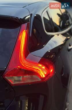 Хэтчбек Volvo V40 2014 в 
