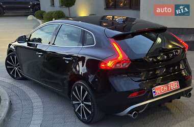 Хэтчбек Volvo V40 2014 в 