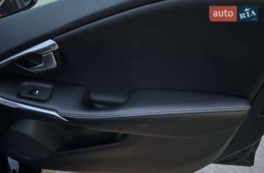 Хэтчбек Volvo V40 2014 в 
