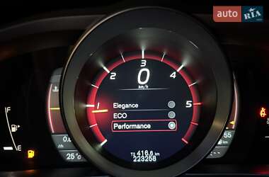 Хэтчбек Volvo V40 2014 в 